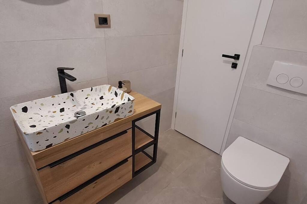 Maris Apartment Omiš Екстериор снимка